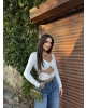 Beyaz Dekolteli Toka Detay Crop