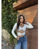 Beyaz Dekolteli Toka Detay Crop