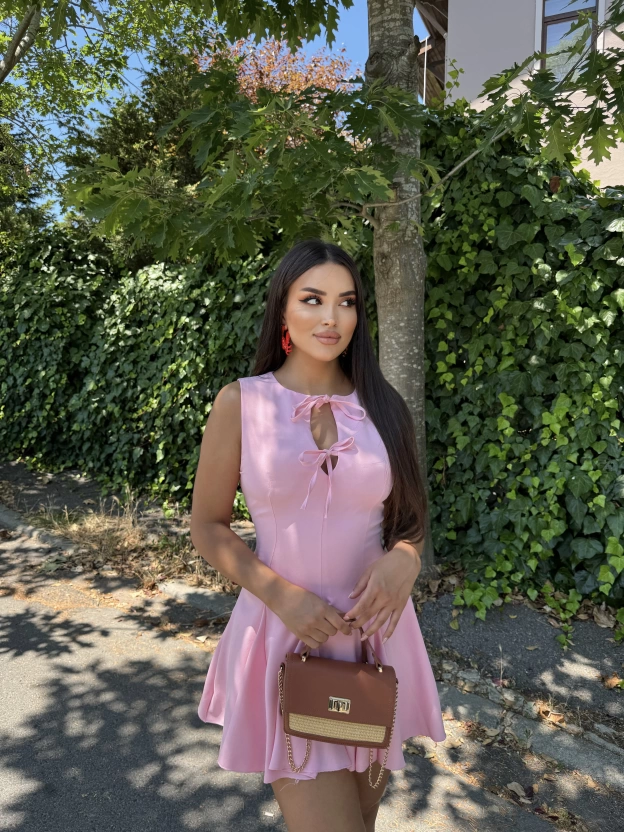 Pembe Bağlama Detay Tasarım Mini Elbise
