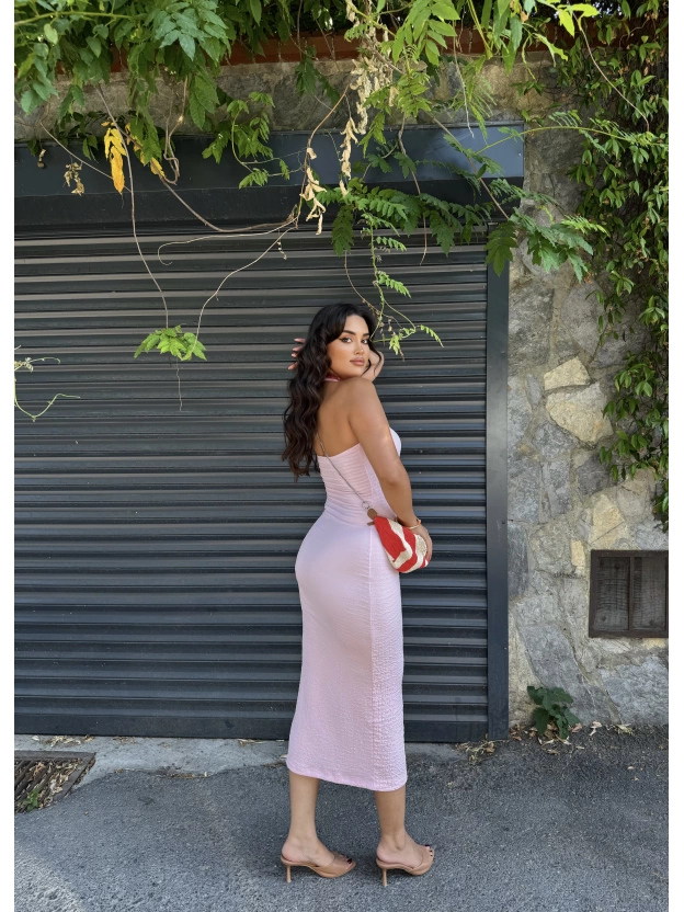 Pembe Boyundan Geçirmeli Uzun Bürümcük Elbise