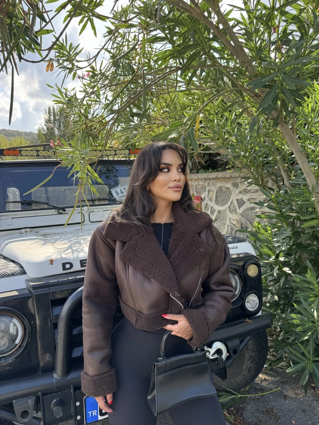 Kahverengi Kürklü Crop Mont