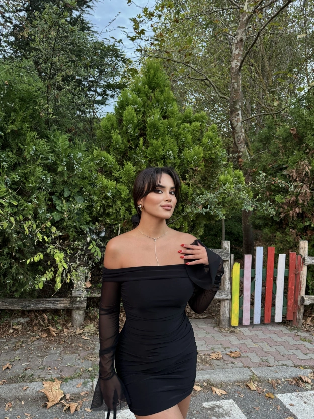 Siyah Madonna Yaka Kolu Tül Elbise