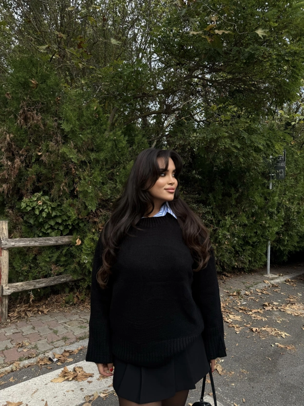 Siyah Bisiklet Yaka Basic Kazak