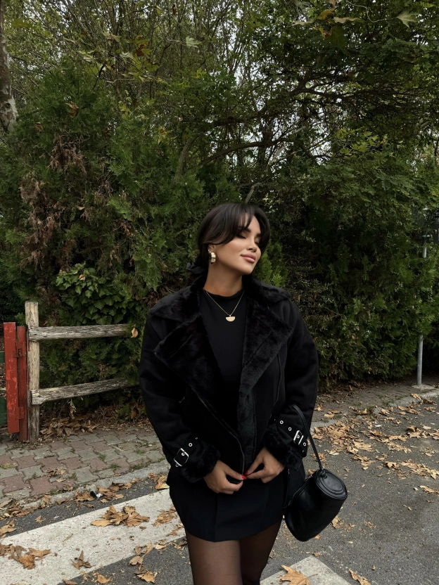 Siyah Süet Detay İçi Peluş Mont