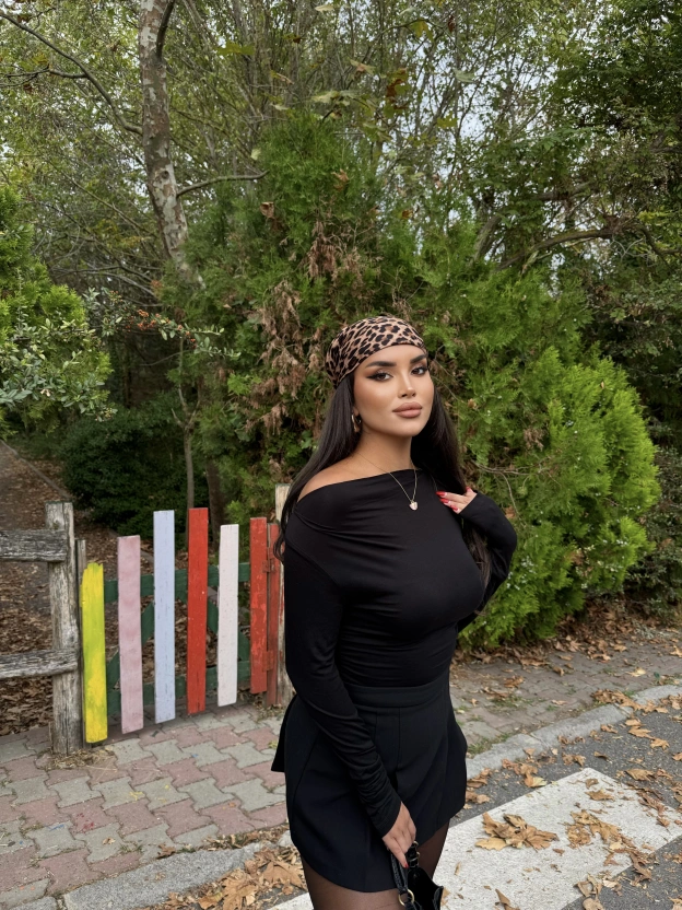 Siyah Basic Büzgülü Crop
