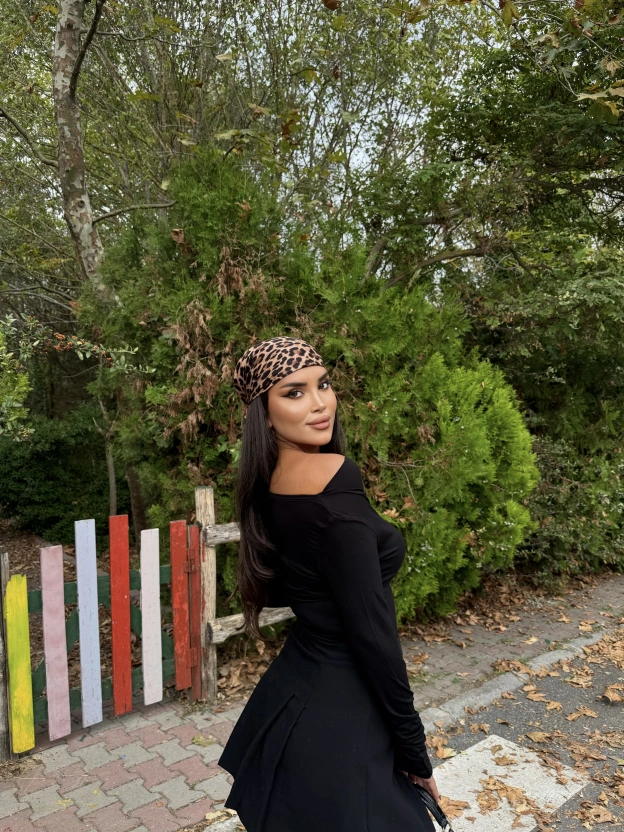 Siyah Basic Büzgülü Crop