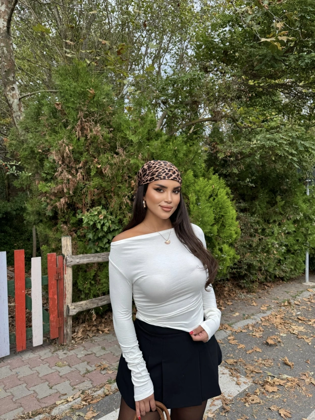 Beyaz Basic Büzgülü Crop