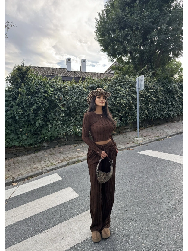 Kahverengi Dikiş Detay Alt Üst Takım