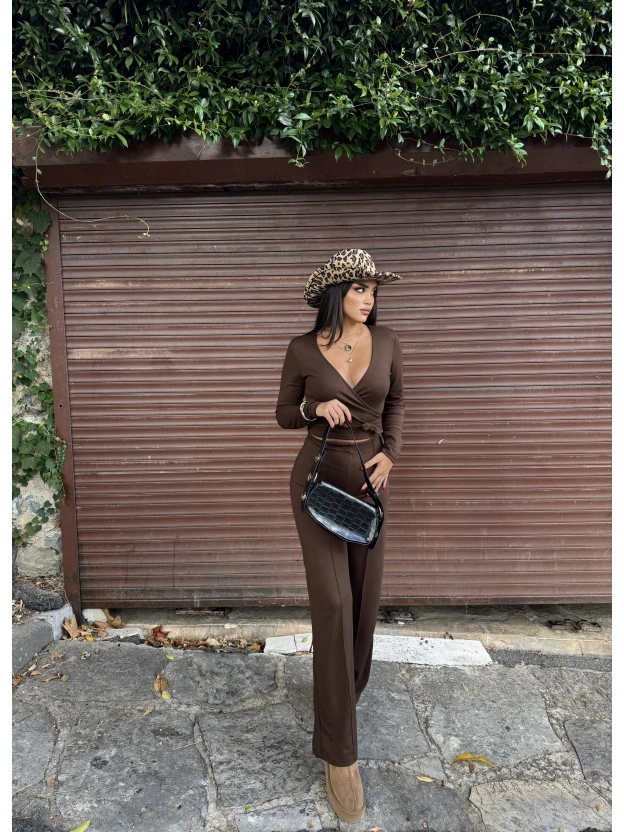 Kahverengi Modal Kruvaze Yaka Bağlamalı Takım