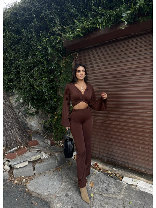 Kahverengi Burgu Detay İkili Takım