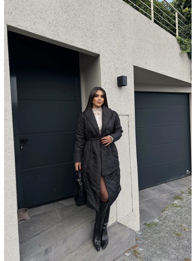 Siyah Kapitone Kuşaklı Uzun Mont