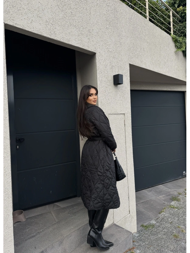 Siyah Kapitone Kuşaklı Uzun Mont