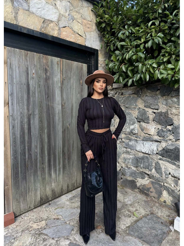 Siyah Dikiş Detay Alt Üst Takım