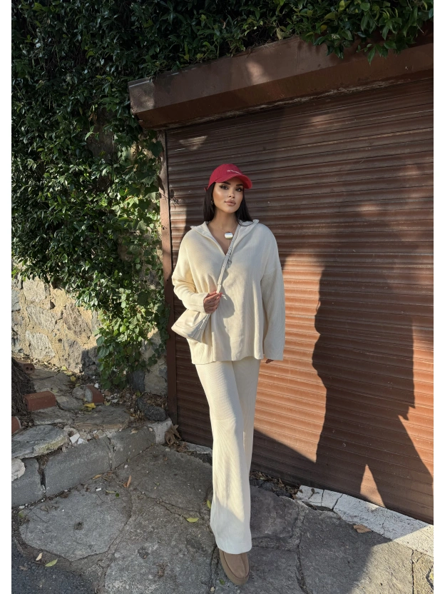 Bej Fermuarlı Triko Takım