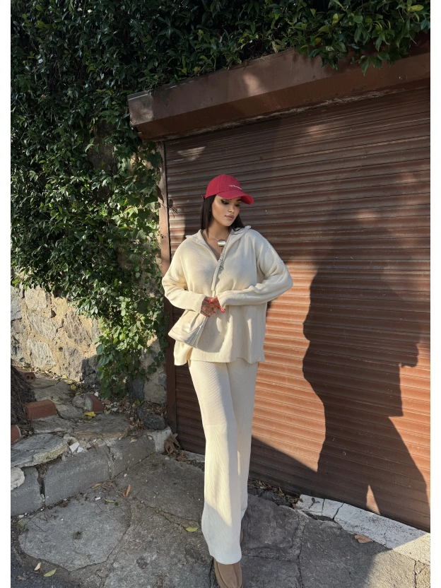 Bej Fermuarlı Triko Takım