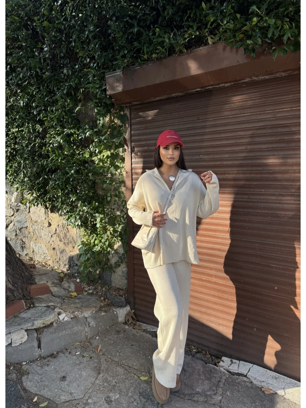 Bej Fermuarlı Triko Takım