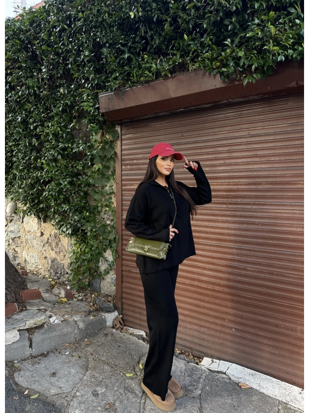 Siyah Fermuarlı Triko Takım