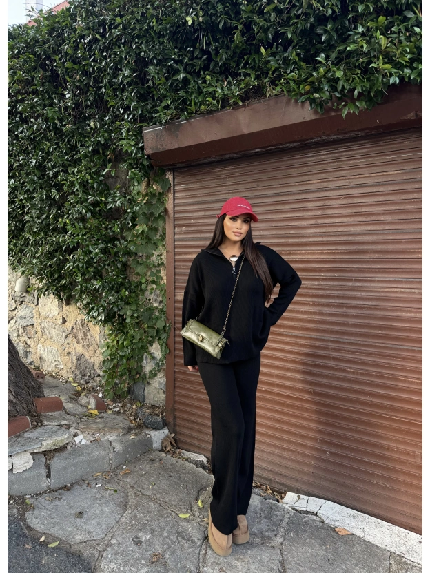 Siyah Fermuarlı Triko Takım