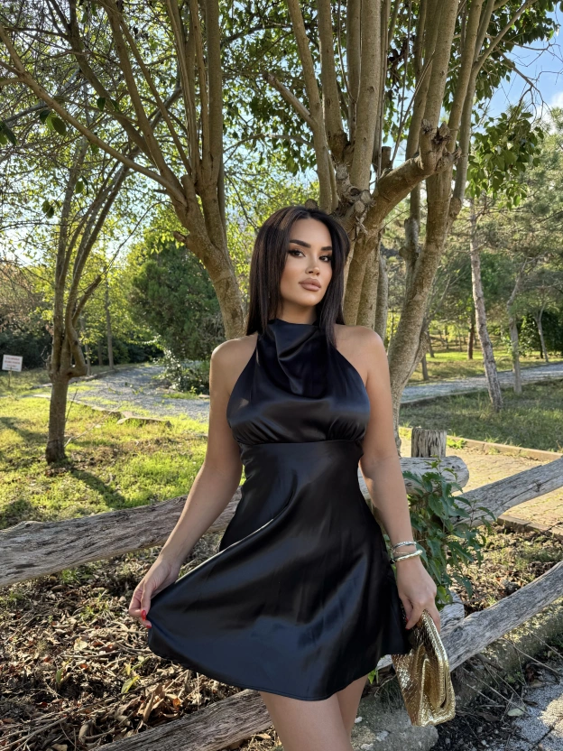 Siyah Saten Sırt Detay Mini Elbise