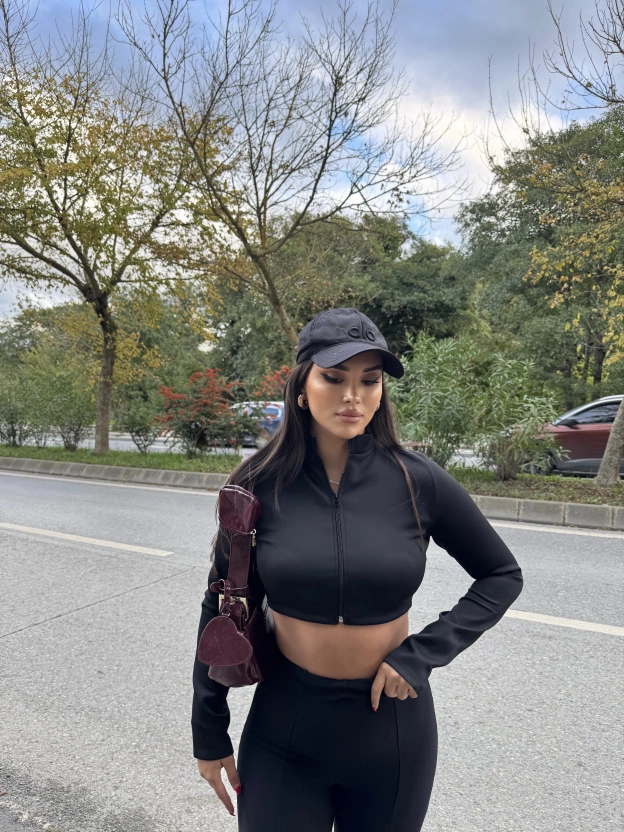 Crop Siyah Fermuarlı Hırka