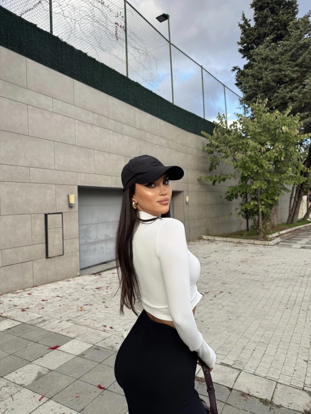 Beyaz Çift Fermuarlı Crop Hırka