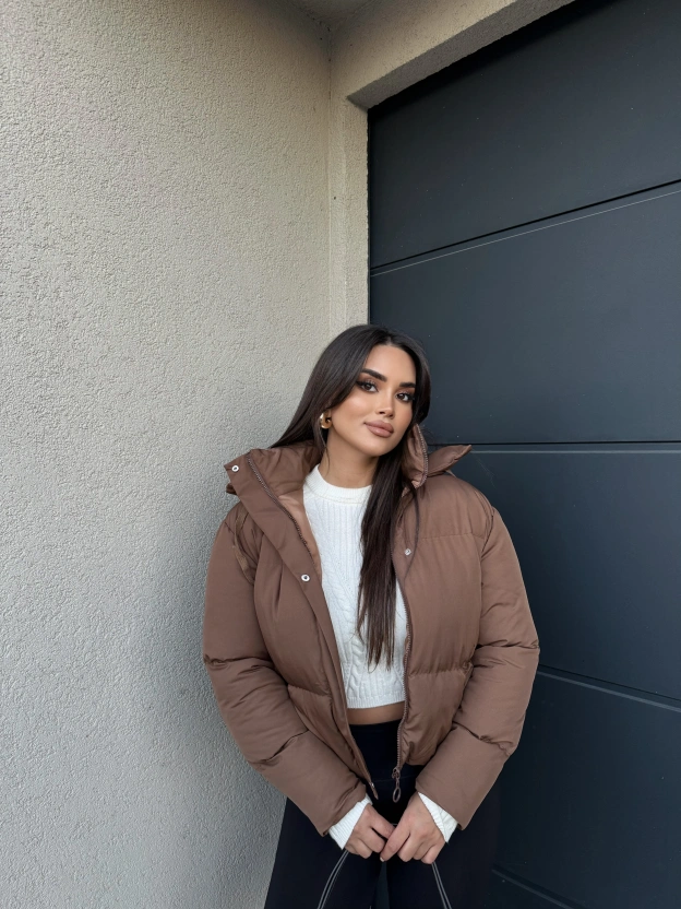 Kahverengi Kapüşonlu Şişme Mont