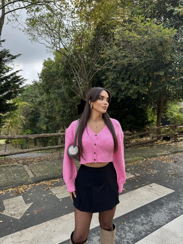 Pembe Sırt Baskılı Crop Hırka