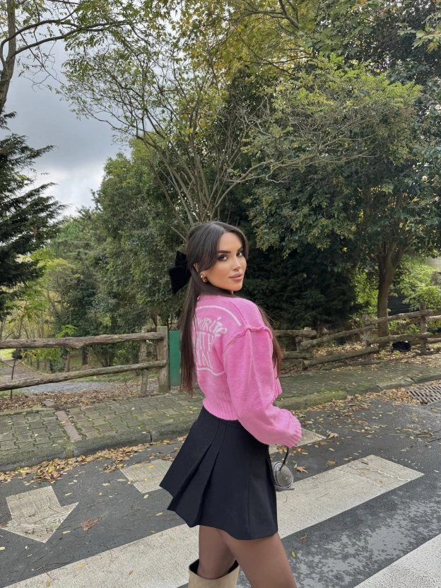 Pembe Sırt Baskılı Crop Hırka