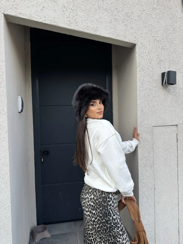 Beyaz Nakışlı Oversize Sweatshirt