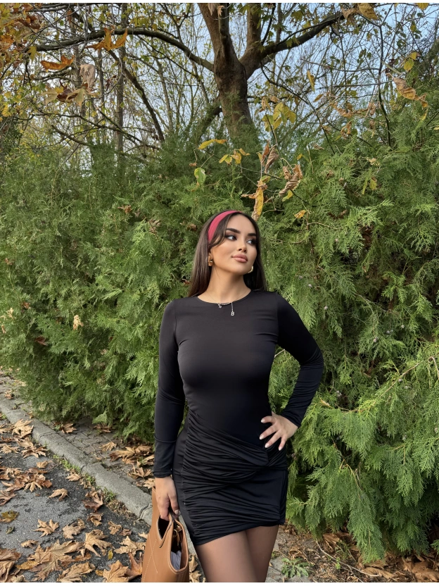 Siyah Burgulu Kısa Elbise