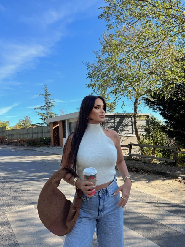 Krem Balıkçı Yaka Yumoş Triko Bluz