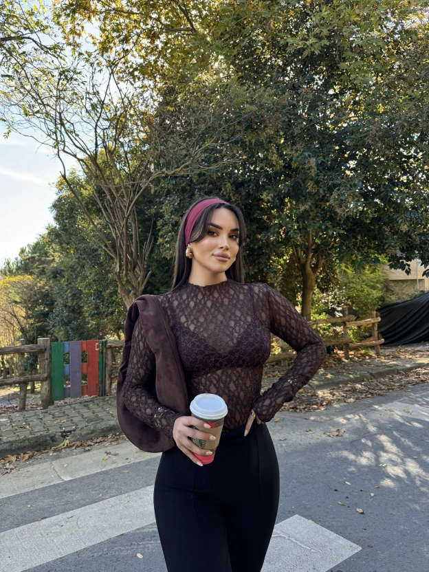 Kahverengi Bürümcük Dantel Detay Bluz