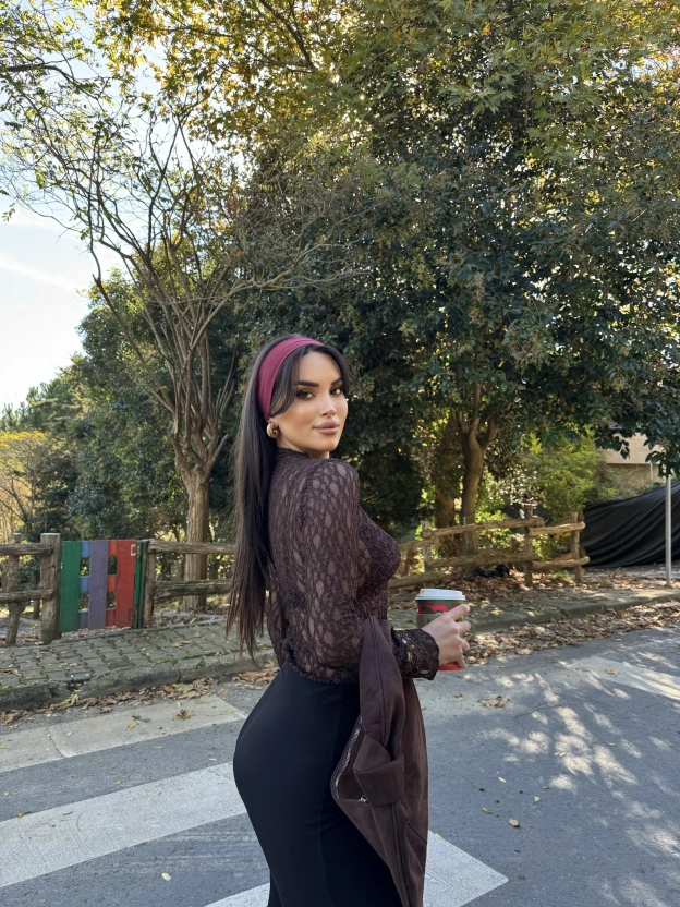 Kahverengi Bürümcük Dantel Detay Bluz