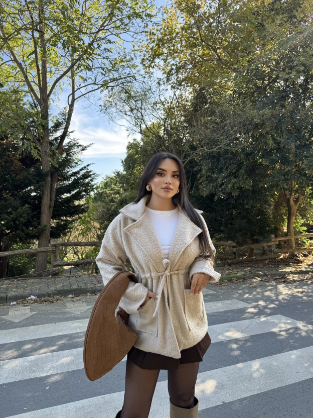 Bej Bağlamalı Tasarım Mont