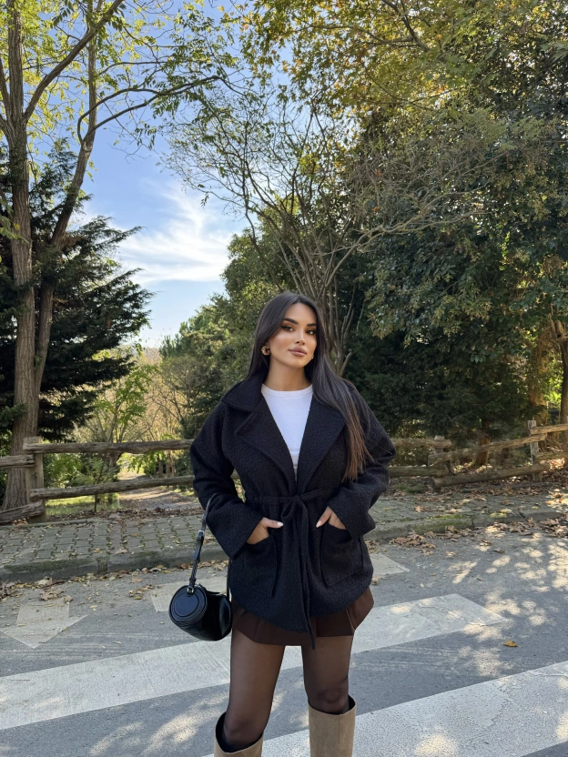 Siyah Bağlamalı Tasarım Mont