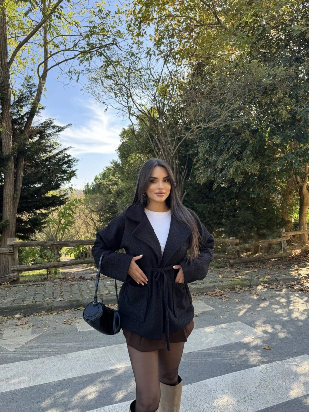 Siyah Bağlamalı Tasarım Mont