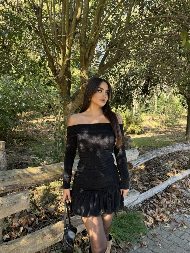 Siyah Simli Madonna Yaka Elbise