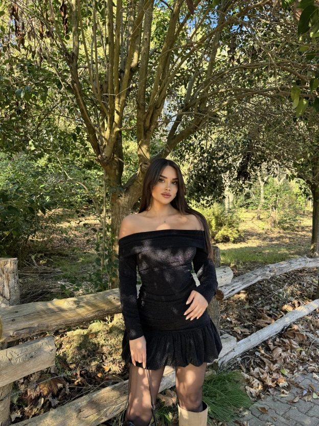 Siyah Simli Madonna Yaka Elbise