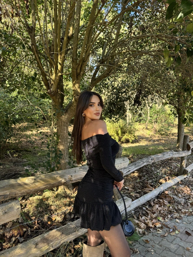 Siyah Simli Madonna Yaka Elbise