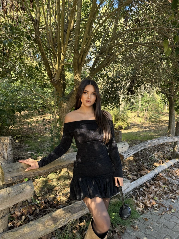 Siyah Simli Madonna Yaka Elbise