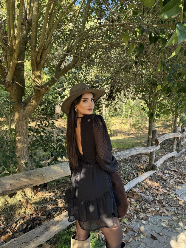 Siyah V Yaka Güpürlü Elbise