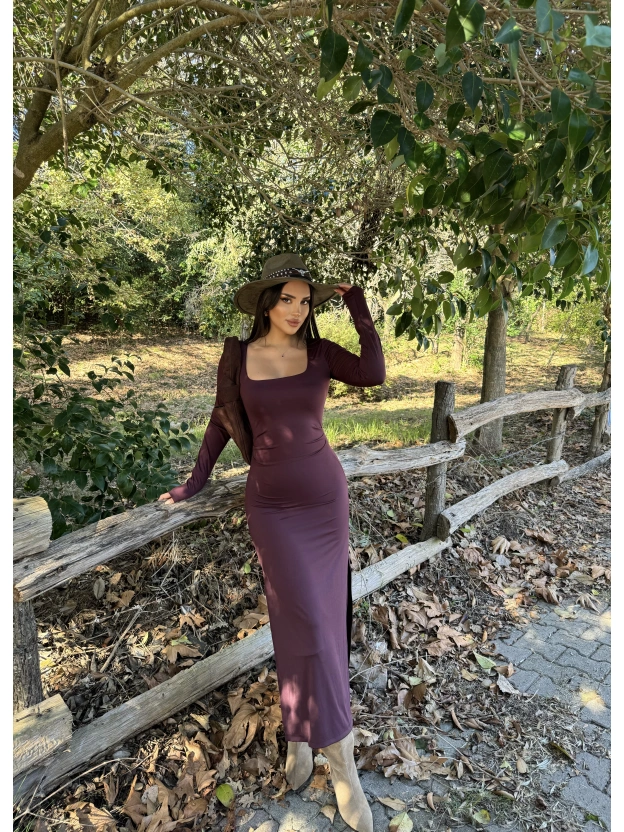 Mürdüm Kare Yaka Yırtmaçlı Uzun Elbise