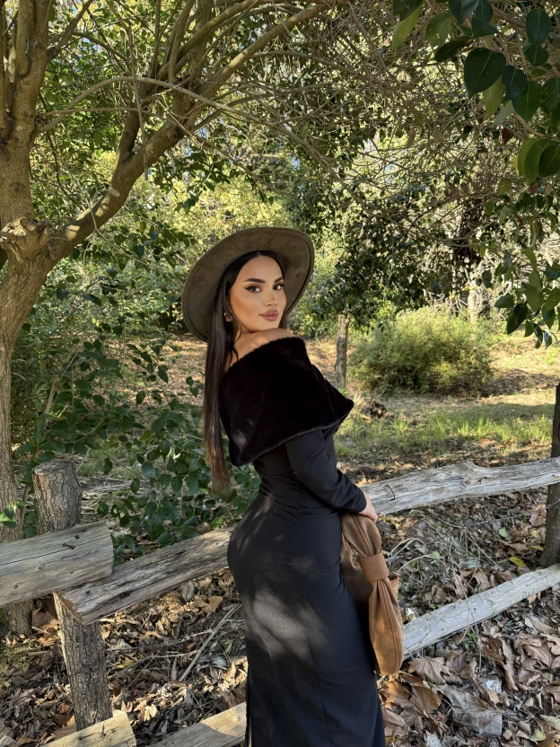 Siyah Kürk Detay Tasarım Madonna Elbise