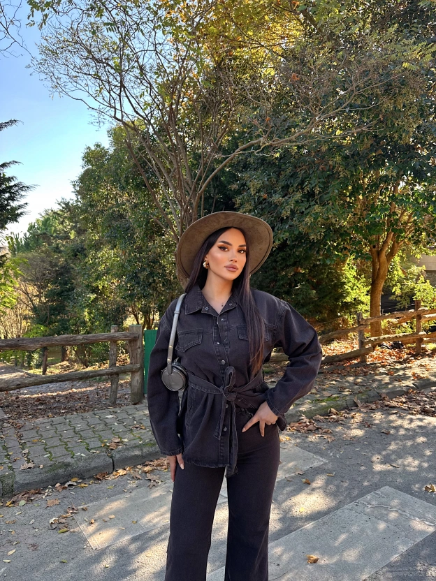 Kahverengi Kuşaklı Denim Takım