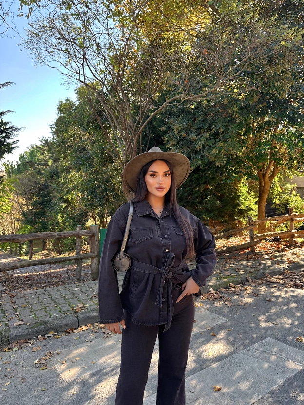 Kahverengi Kuşaklı Denim Takım