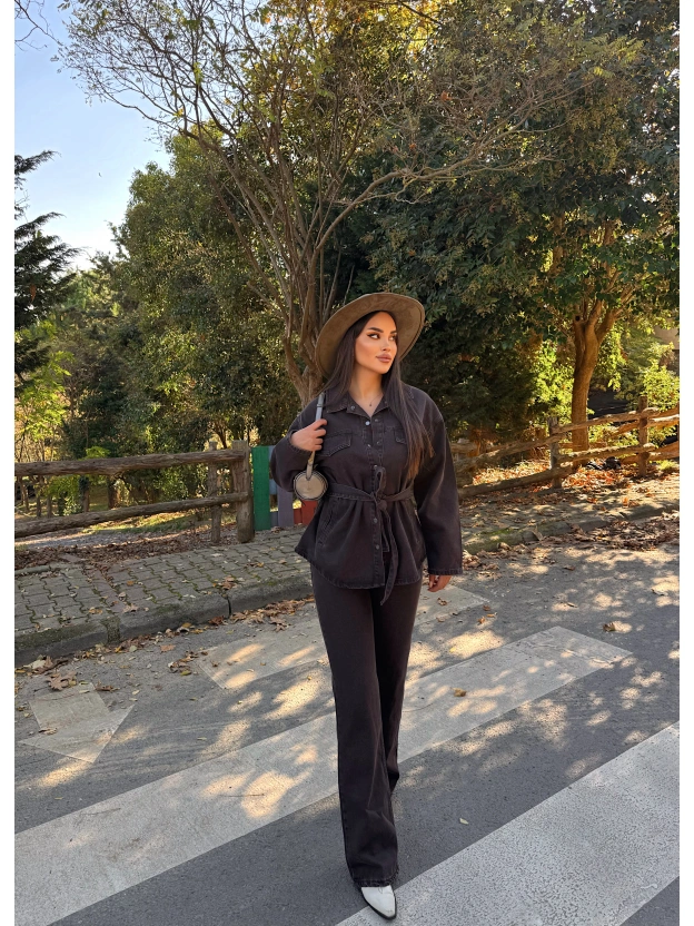 Kahverengi Kuşaklı Denim Takım