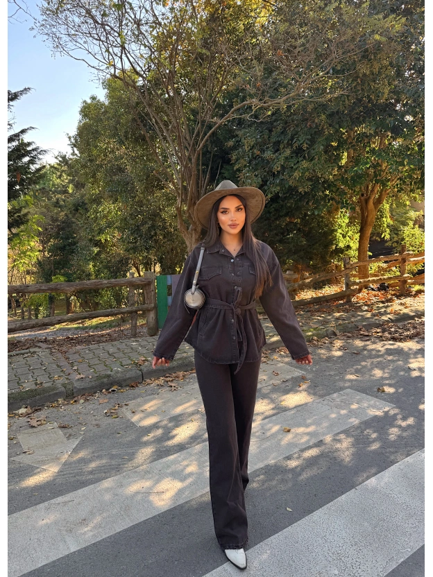 Kahverengi Kuşaklı Denim Takım