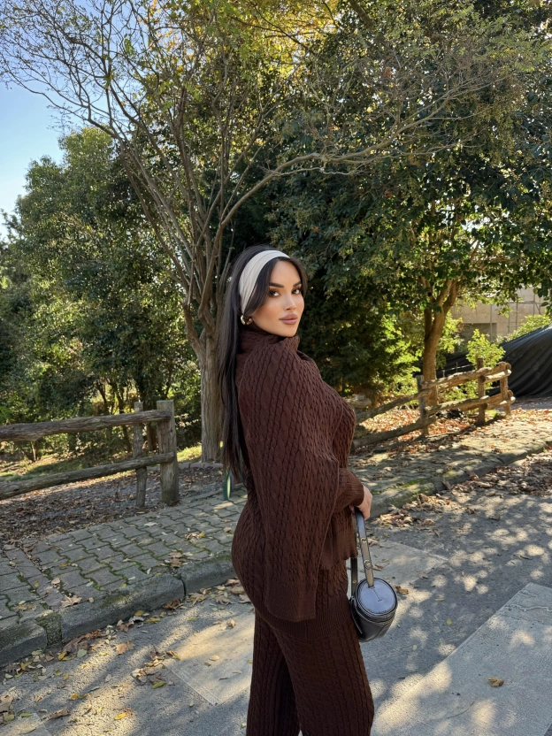 Kahverengi Üçlü Triko Takım