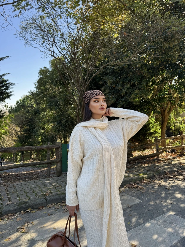 Bej Üçlü Triko Takım