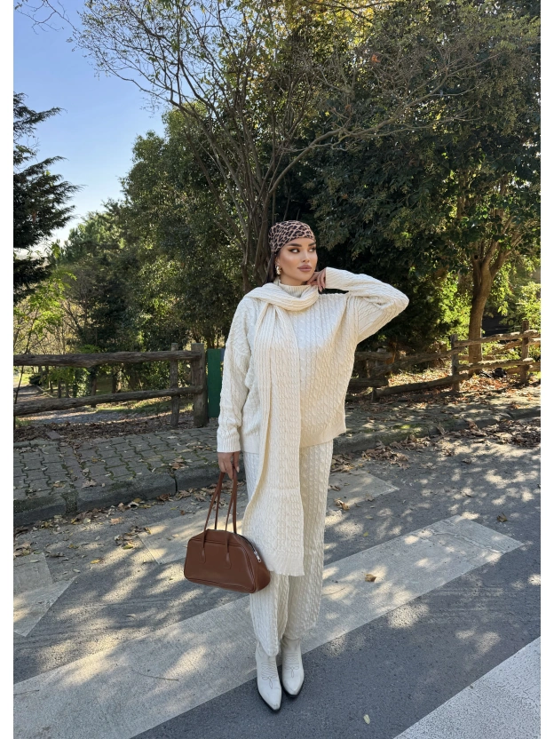 Bej Üçlü Triko Takım